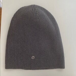 NWOT Lululemon Gray Ribbed Knit Beanie